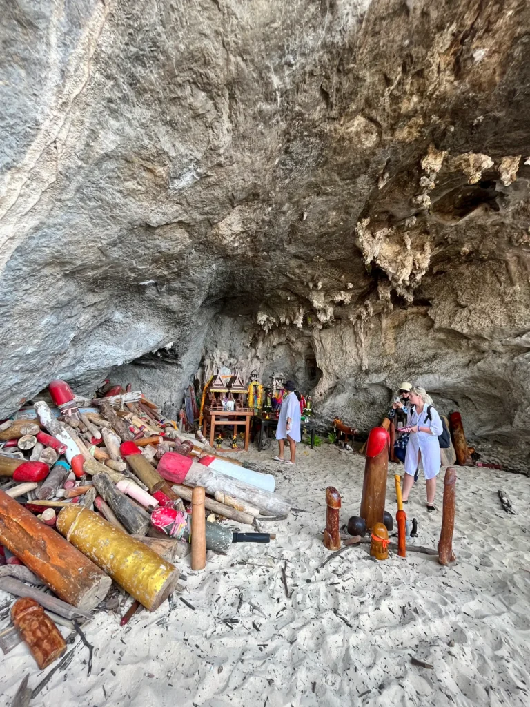 ถ้ำพระนาง