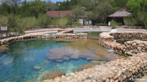 น้ำพุร้อนเค็ม